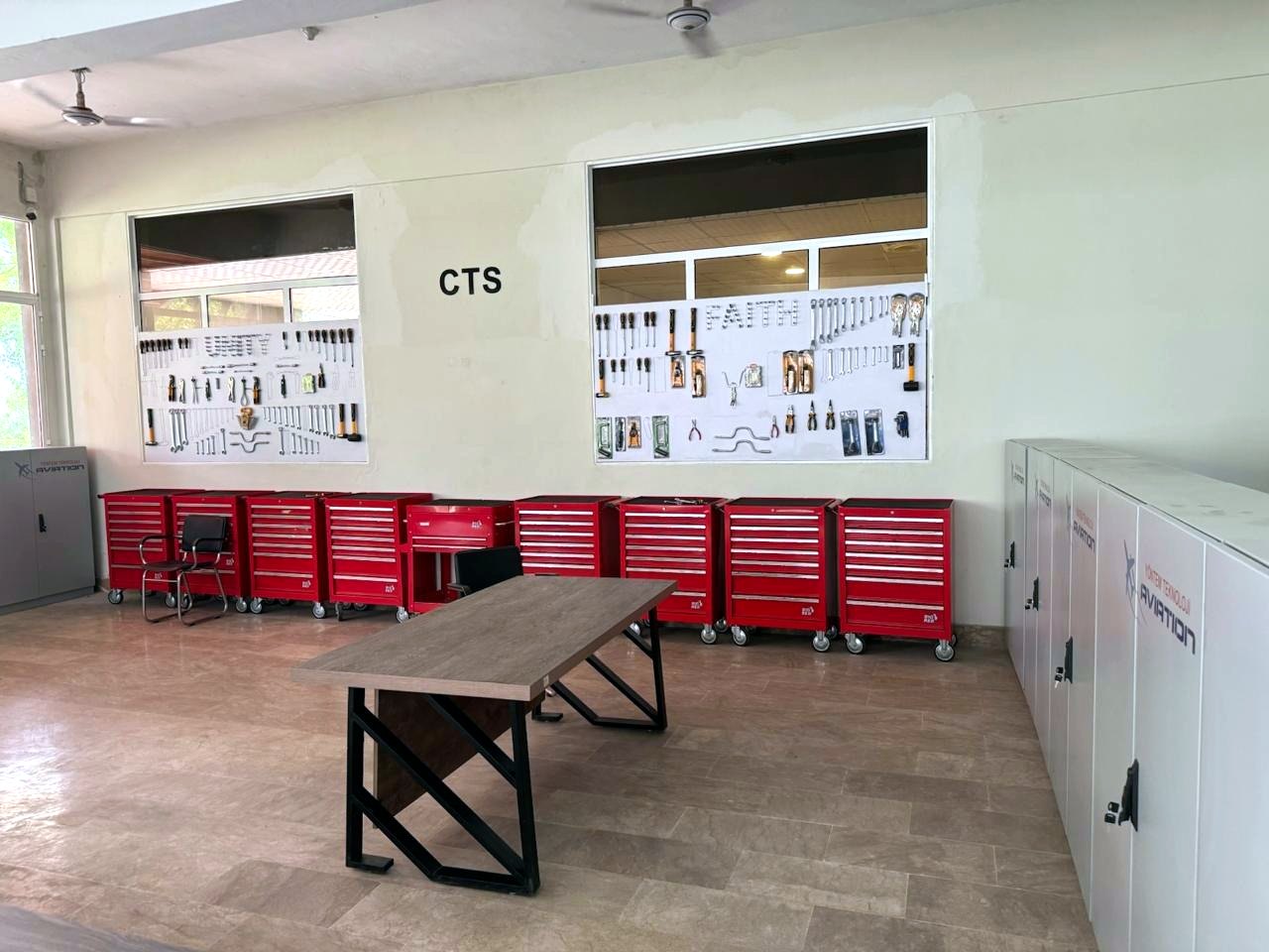 Central tool store