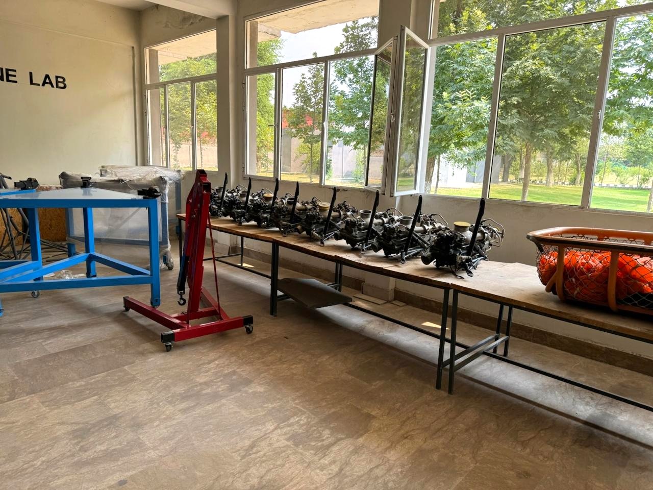 Engine lab